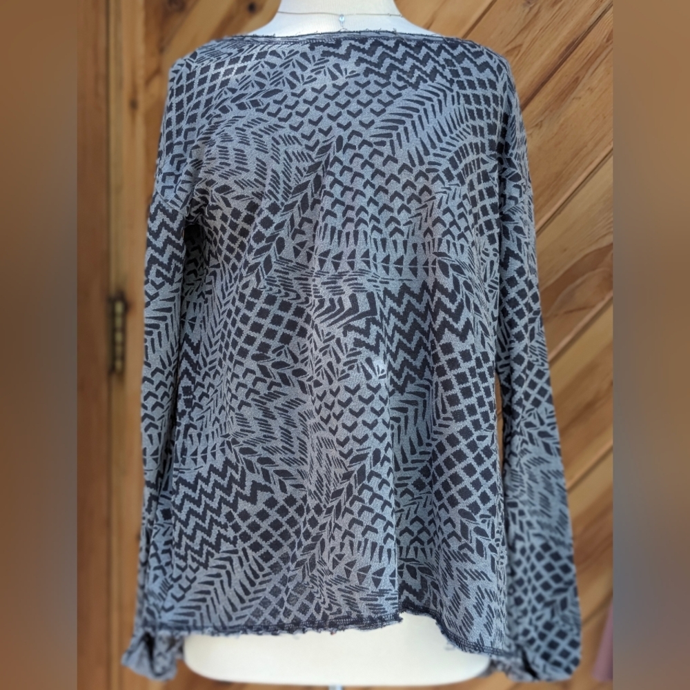 Tokyo Darling Black and Gray Patterned Long Sleeve Top